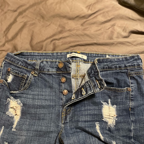 High wasted blue ripped shorts - Picture 2 of 4